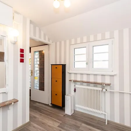 70 Apartment *